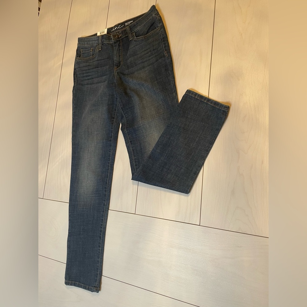 I N C blue jeans regular fit Boyfriend size 4 new